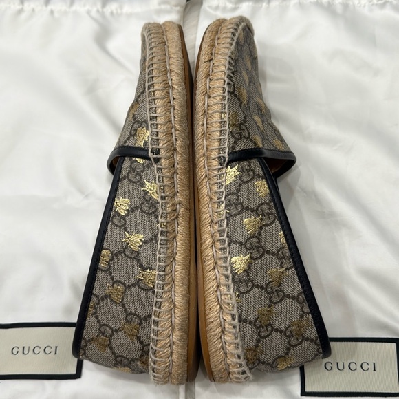GUCCI GG Supreme Bee Espadrilles - Picture 10 of 15